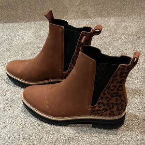 Stylish Tan Leopard Ankle Booties